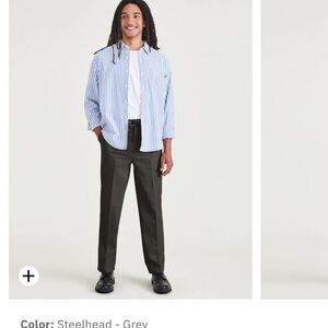 Dockers NWT Signature Iron Free Khakis, Relaxed Fit with Stain Defender®